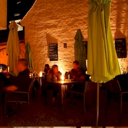 Die Terrasse am Abend